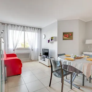 Appartement Guestready - Calme Et Tres Beau T2 Part-dieu, Lyon