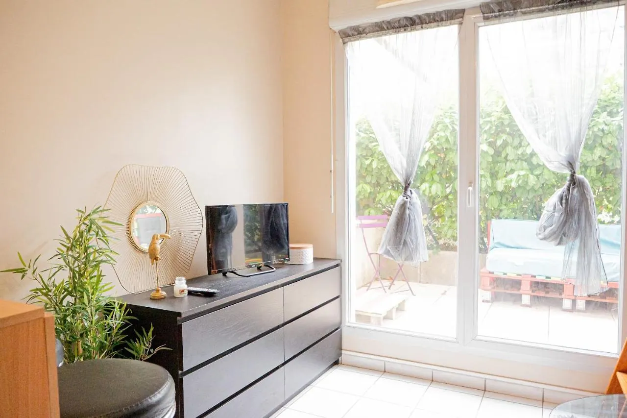 Charming Studio Near Jean Mace Apartment Lyon France